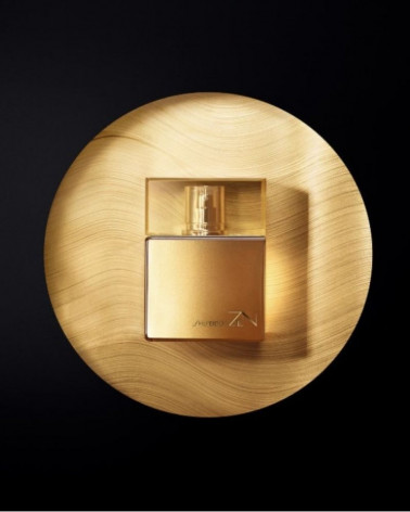 Zen-woman-Wasser-Parfum-Schiseido