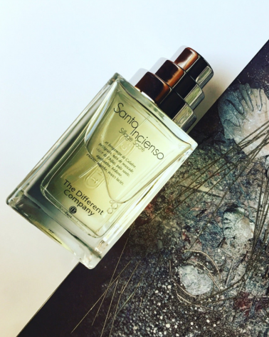 santo-incienso-parfum-the-diffrent-company