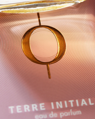 earth-initial-perfume-garden-de-France