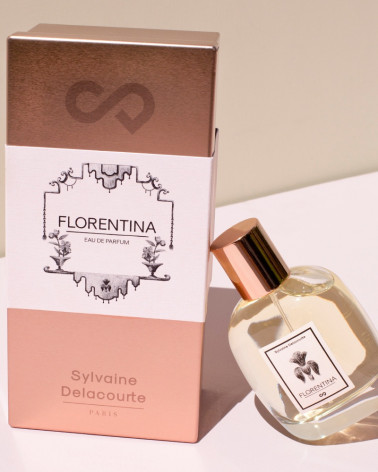 Kreative Duftstoffe_Florentina_bottle+case_parisparfumsfr