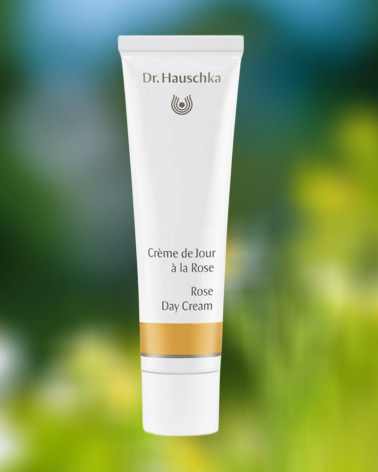 creme-jour-a-la-rose-naturel-dr-hauschka-parisparfumsfr