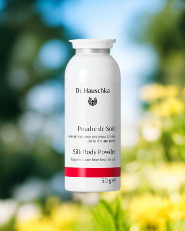 poudre-soie-multifonctions-naturelle-dr-hauschka-parisparfum