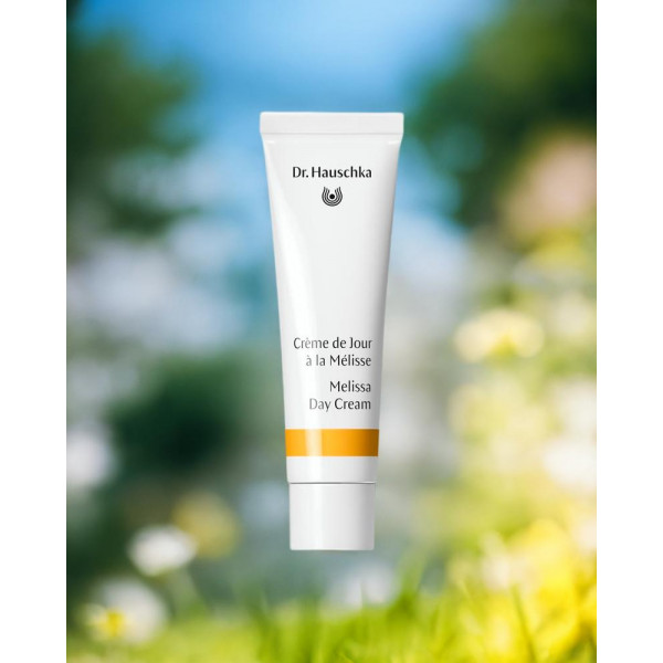 creme-de-jour-a-la-melisse-dr-hauschka-parisparfum