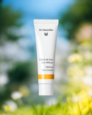 creme-de-jour-a-la-melisse-dr-hauschka-parisparfum