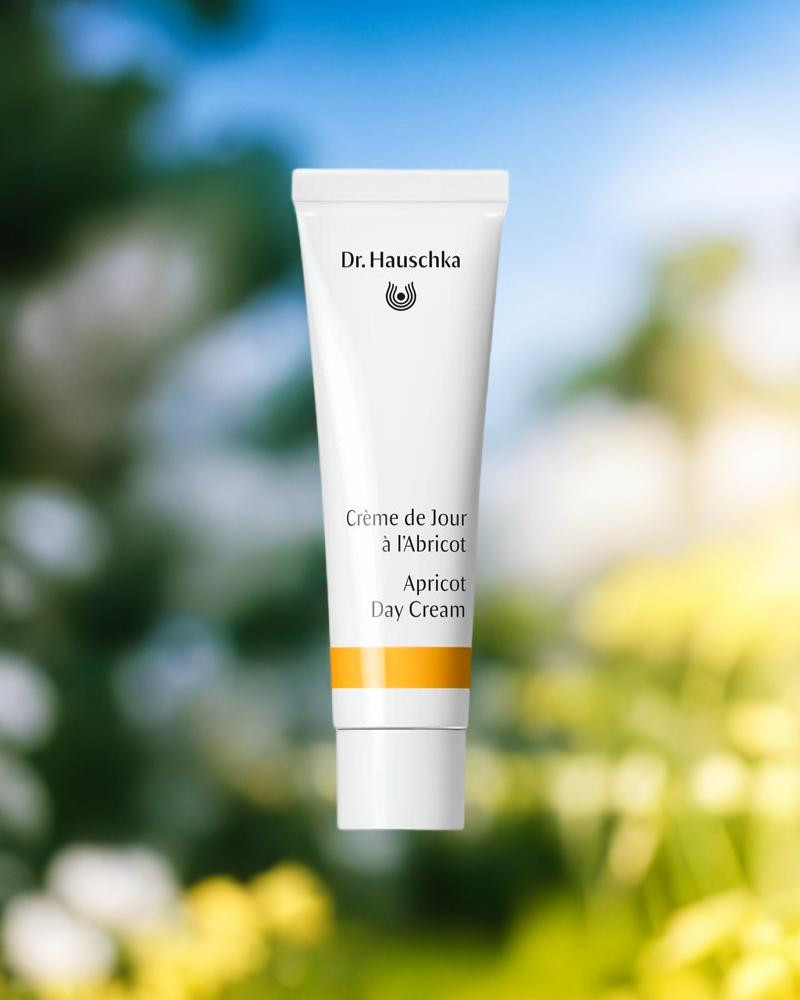 creme-de-jour-a-labricot-container-dr-hauschka-parisparfum