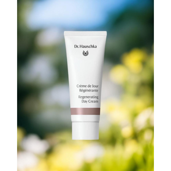 creme-de-jour-regenerante-dr-hauschka-parisparfum