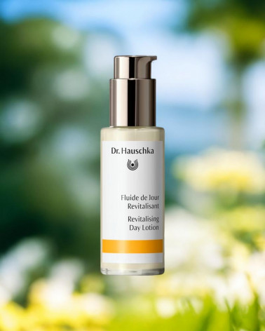 fluid-tages-revitalisierung-dr-hauschka-parisparfum