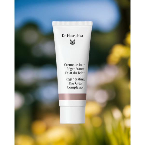 creme-de-jour-regenerante-dr-hauschka-parisparfumsfr