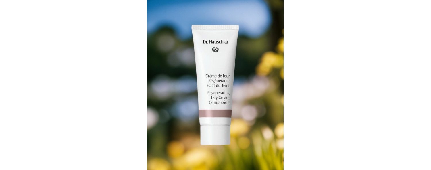 creme-de-jour-regenerante-dr-hauschka-parisparfumsfr