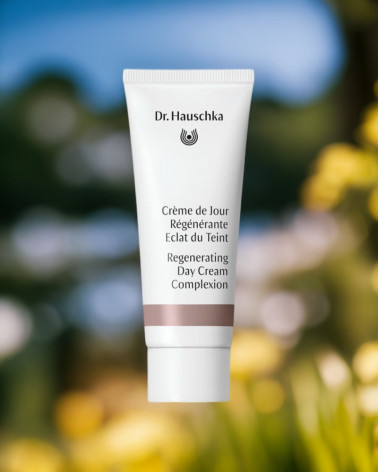 creme-de-jour-regenerante-dr-hauschka-parisparfumsfr