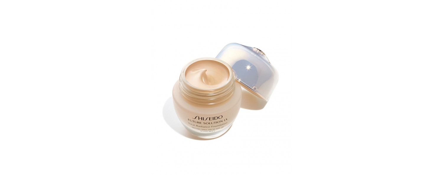 Teint Luminosité Totale - Future Solution LX - Golden 03 Teint Luminosité Totale - Future Solution LX - Golden 03