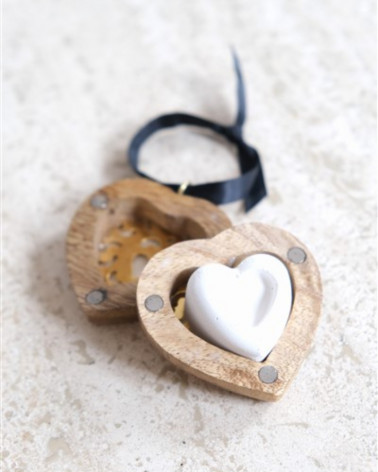 petit-coeur-argent-autour-du-parfum