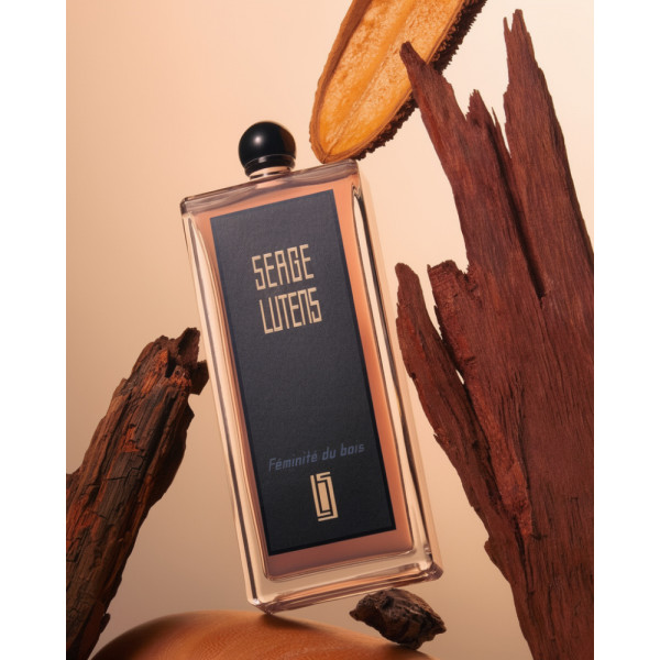 Parfum-créateur-Serge-Lutens-feminite-du-bois-Flacon