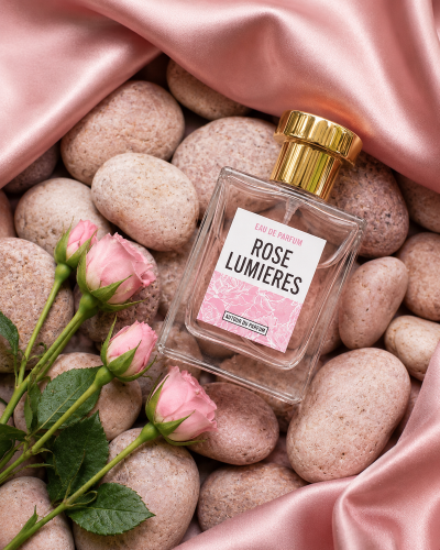 Rose-lumieres-Eau-de-parfum- Autour-du-Parfum-paris-parfums